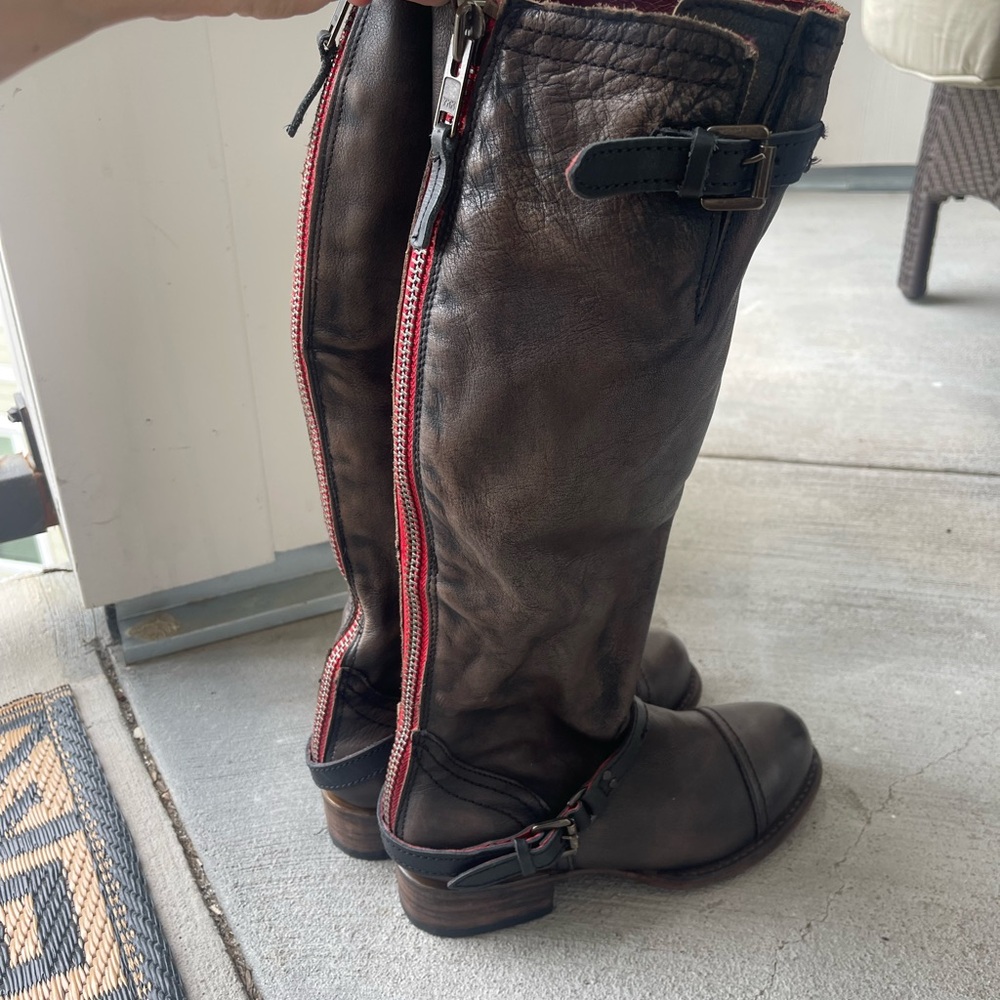 Brown Leather Riding Boots with Red Zipper
